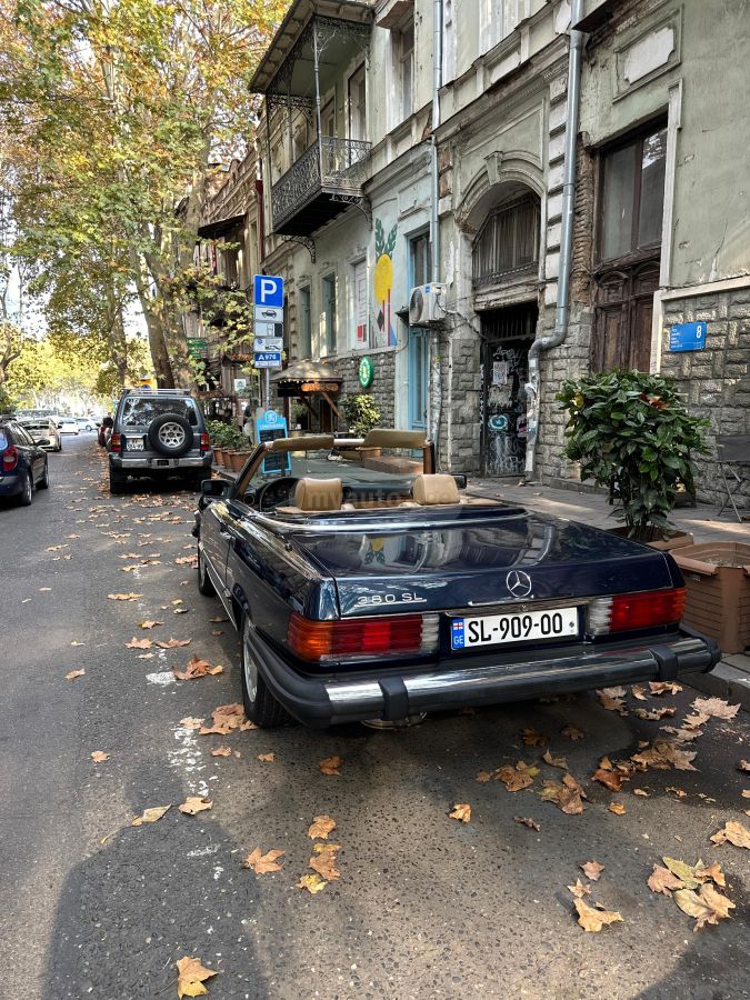 Mercedes-Benz SL 380 1984 — photo 2