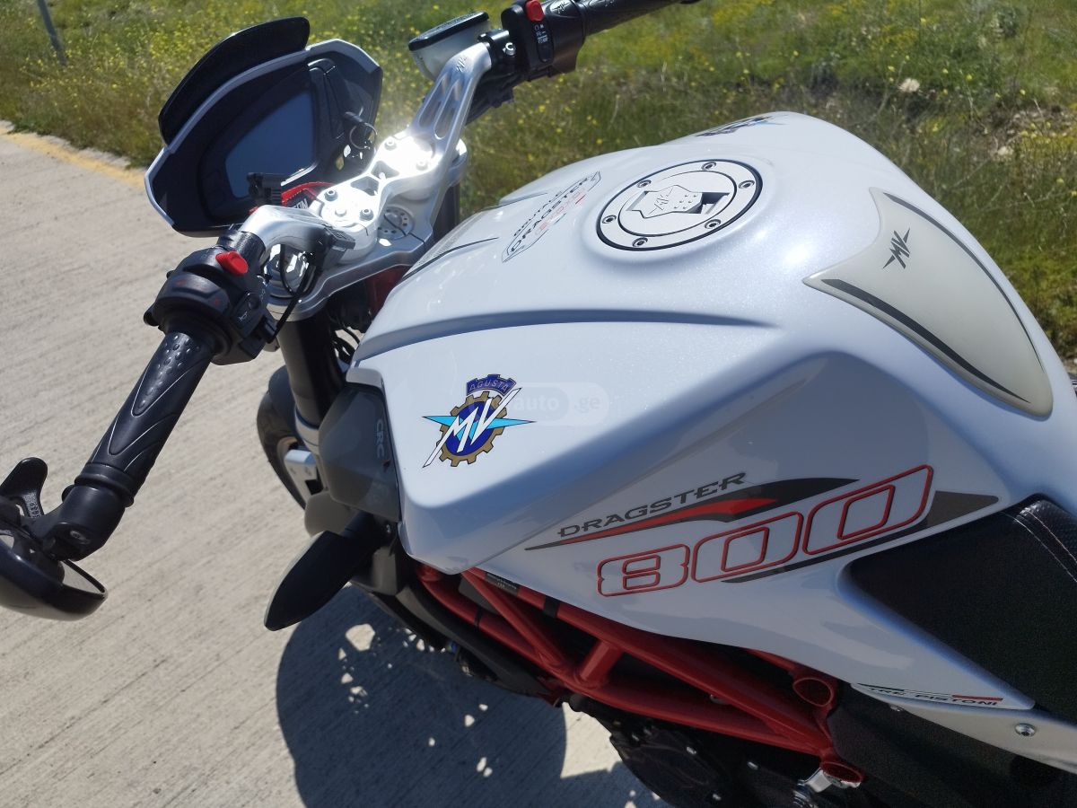 MV Agusta Dragster 800 2016 — photo 2