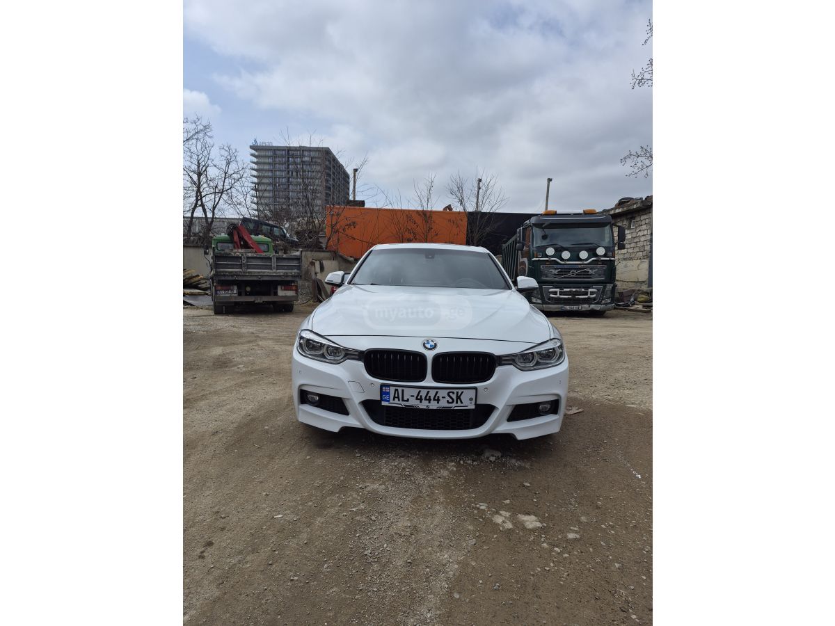 BMW 330