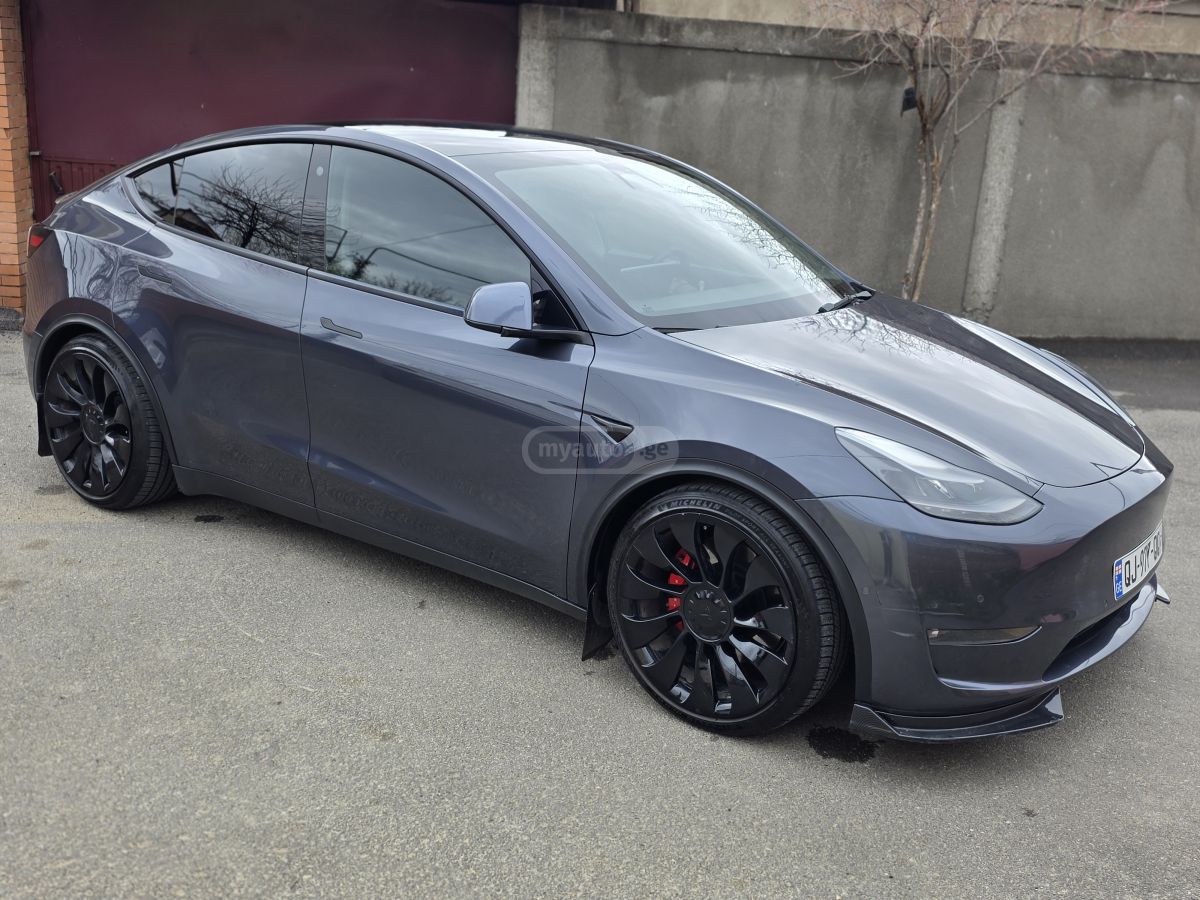 Tesla Model Y 2022 — photo 2