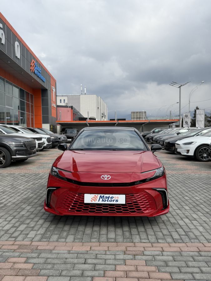 Toyota Camry 2024 — photo 2