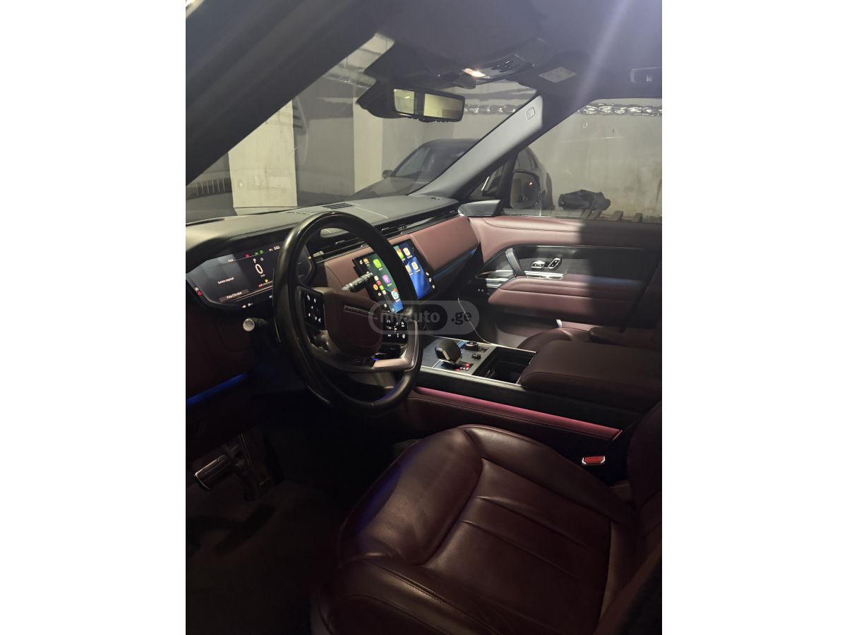 Land Rover Range Rover Vogue 2024 — photo 2