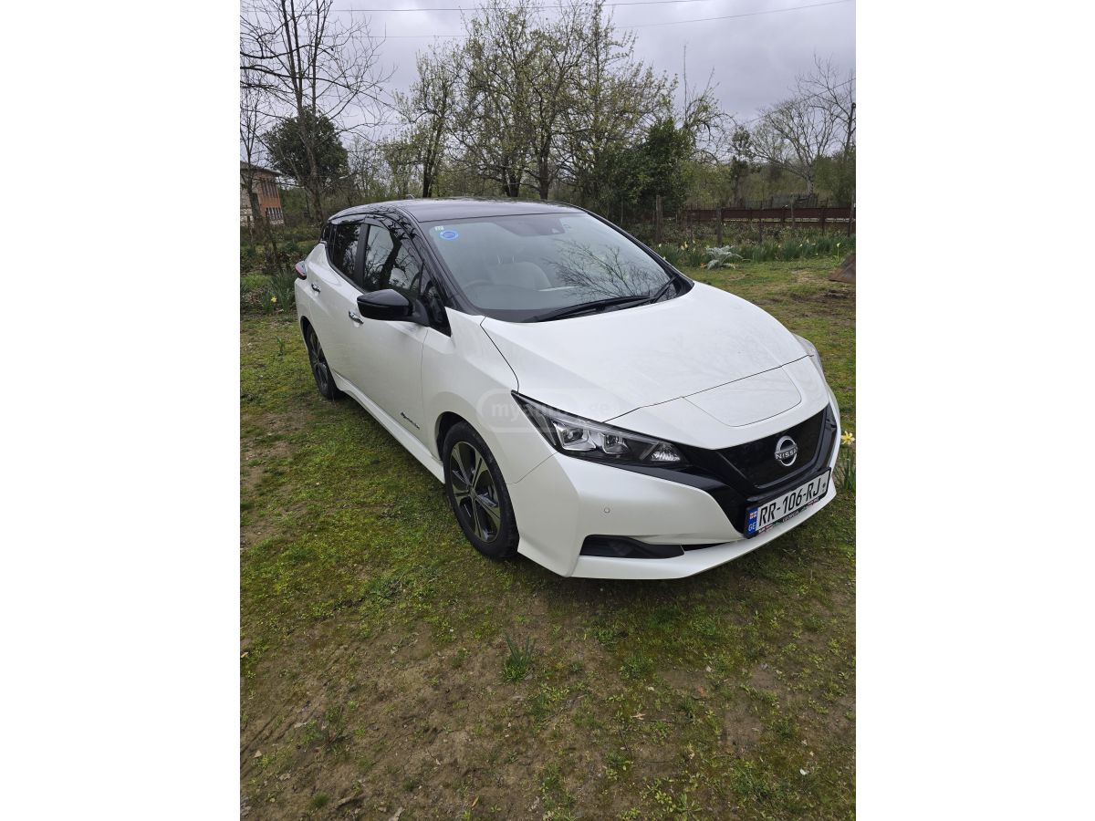 Nissan Leaf 2021 — photo 2