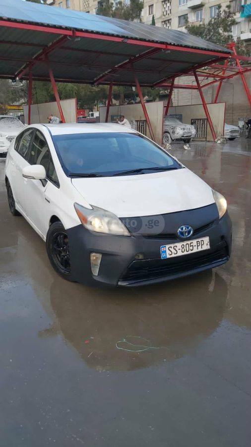 Toyota Prius 2012 — photo 2