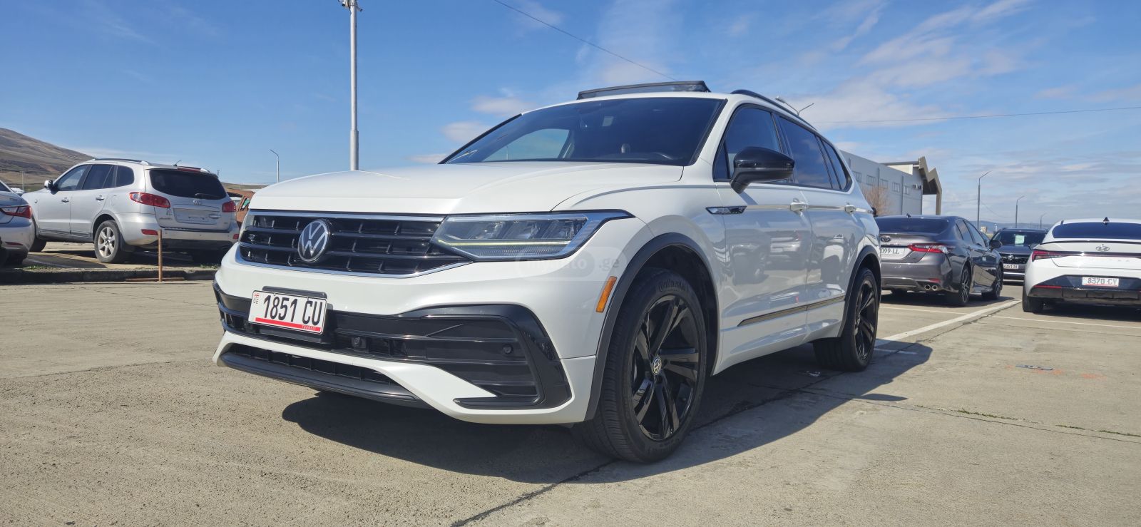 Volkswagen Tiguan 2022 — photo 2