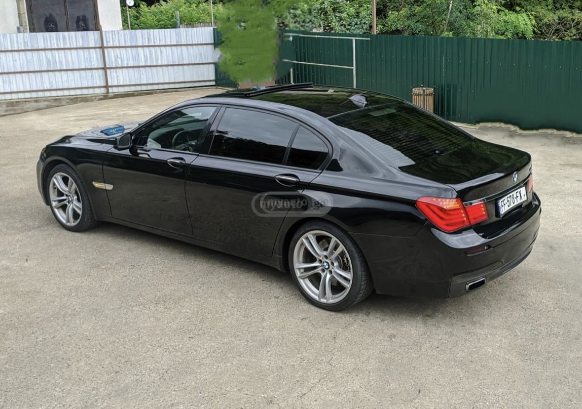 BMW 750 2011 — photo 2