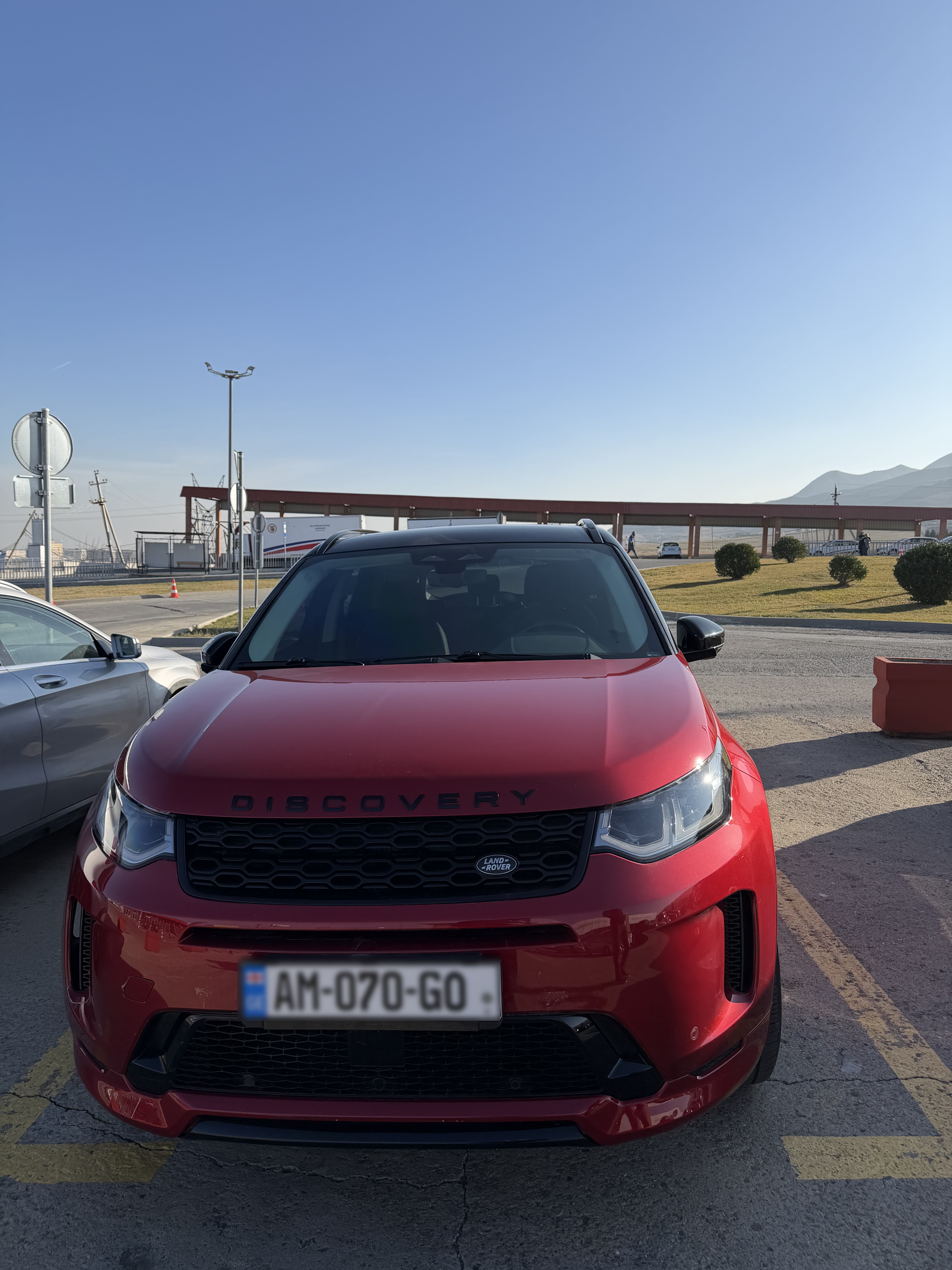 Land Rover Discovery Sport 2021 — photo 2
