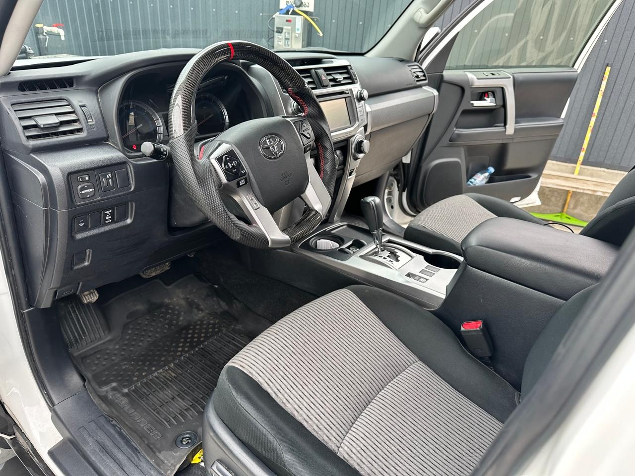Toyota 4Runner 2018 — photo 2