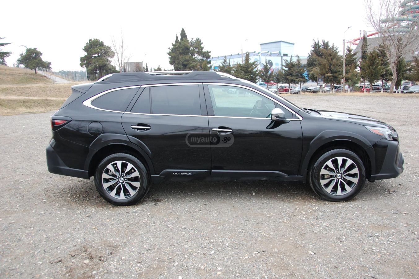 Subaru Outback 2023 — photo 2