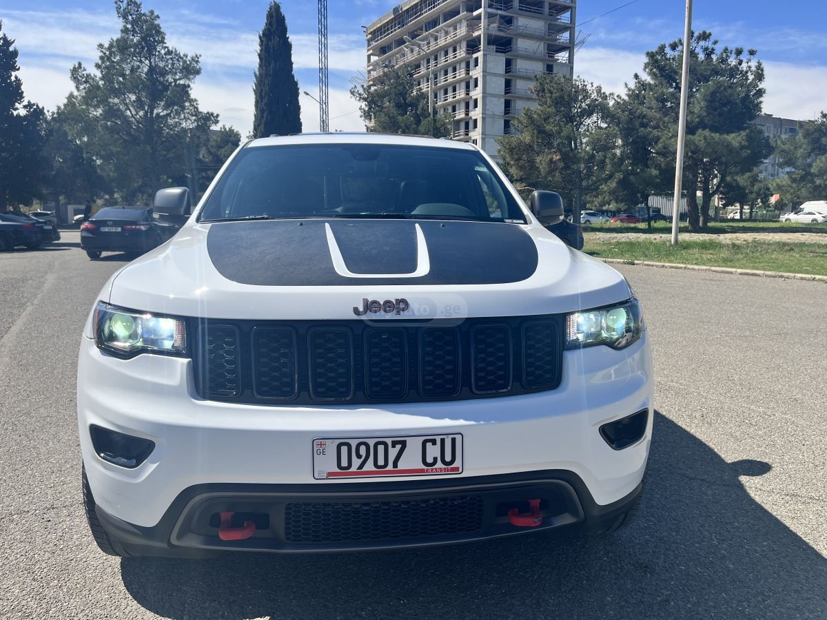 Jeep Grand Cherokee 2018 — photo 2