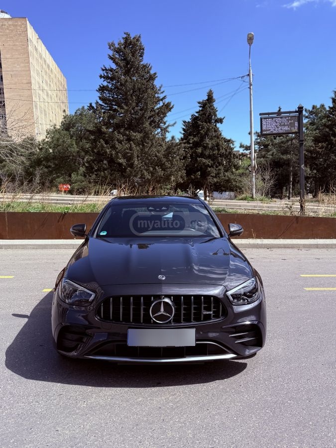 Mercedes-Benz E53 AMG