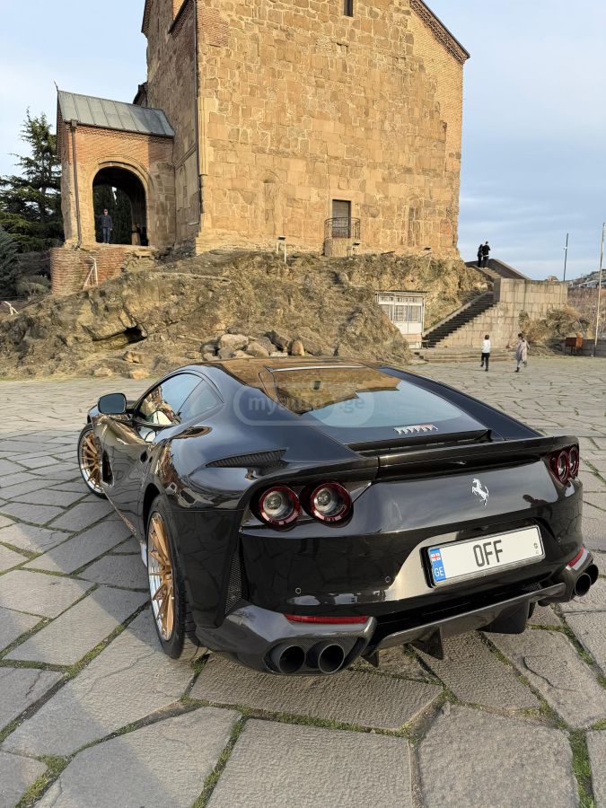 Ferrari 812 Superfast 2021 — photo 2