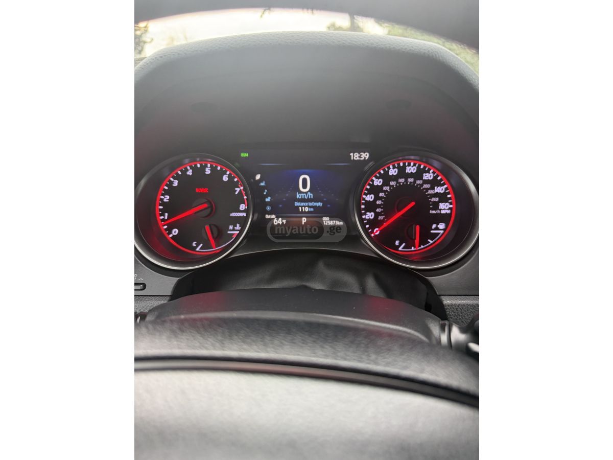 Toyota Camry 2021 — photo 2