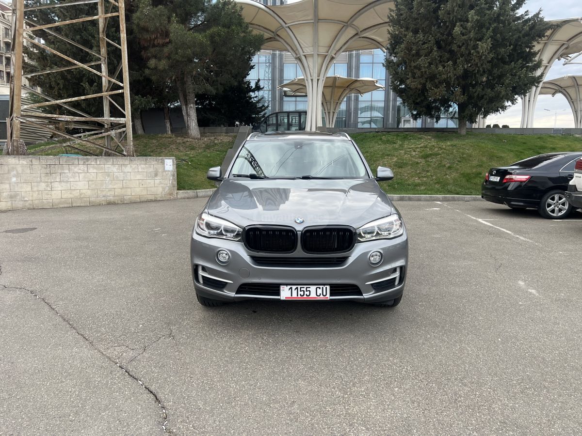 BMW X5 2015 — photo 2