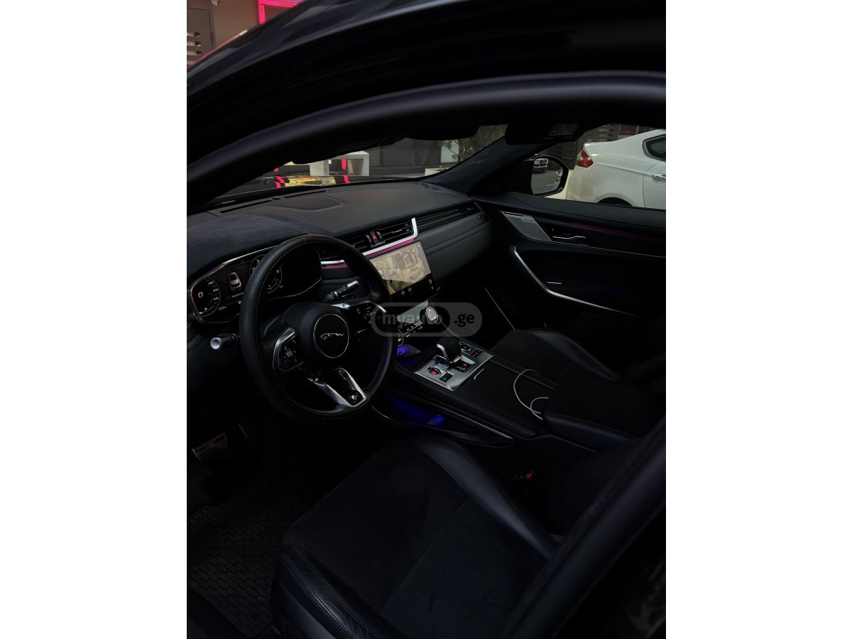 Jaguar F-Pace 2022 — photo 2