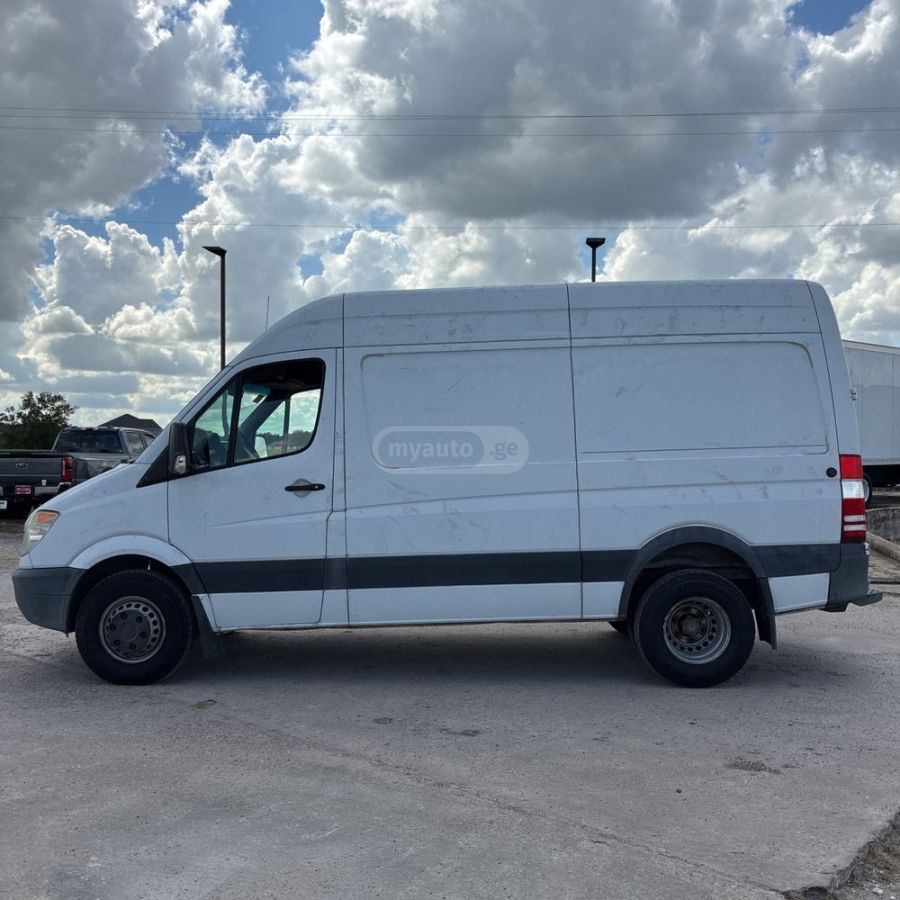 Mercedes-Benz Sprinter 2013 — photo 2