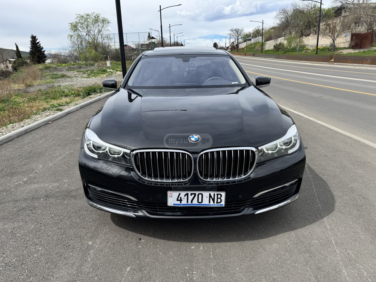 BMW 740 2016 — photo 2