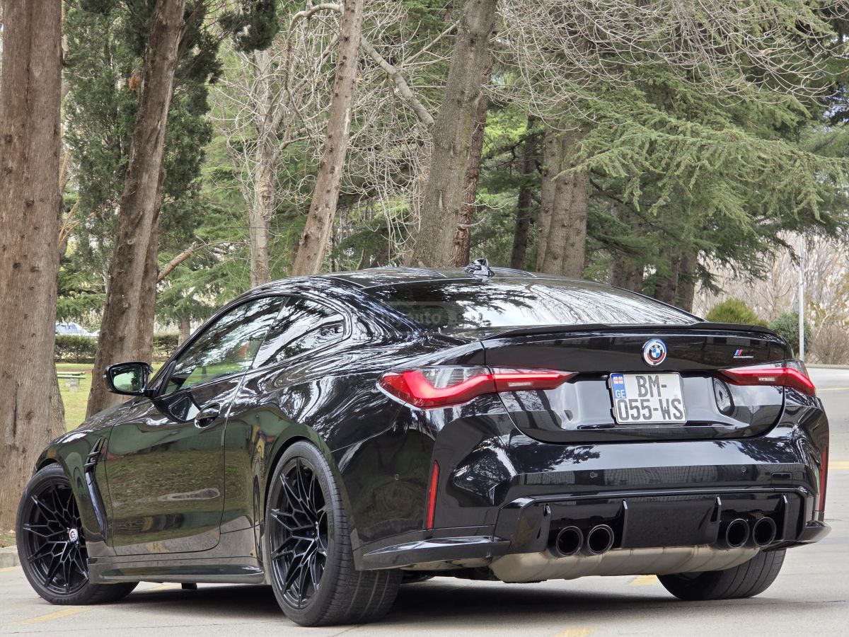 BMW M4 2022 — photo 2