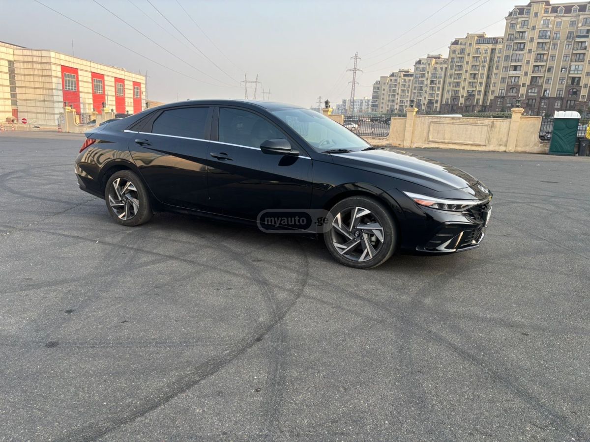 Hyundai Elantra 2023 — photo 2