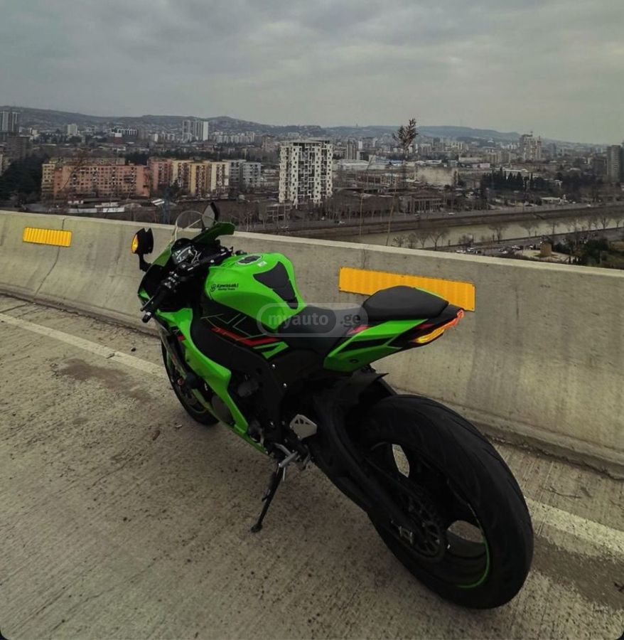 Kawasaki ZX10R 2022 — photo 2