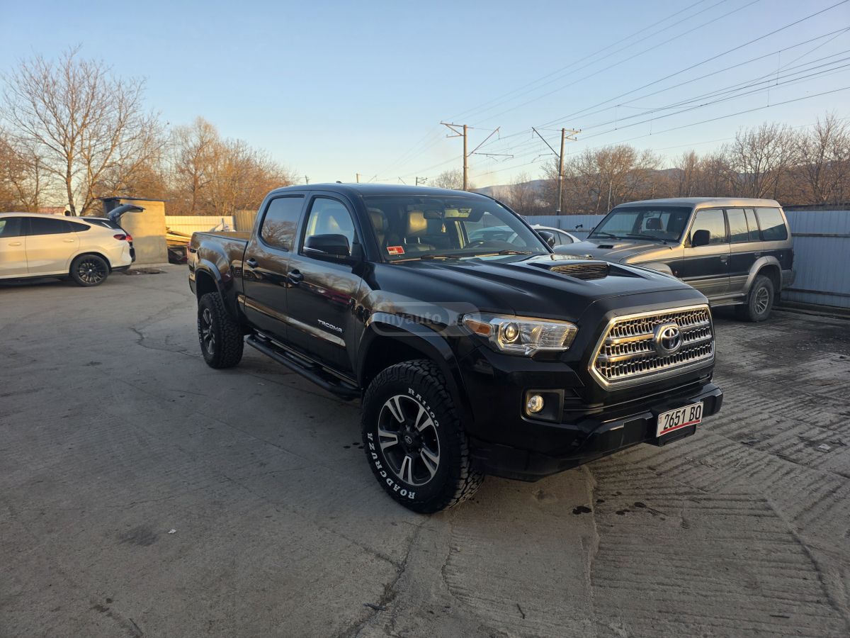 Toyota Tacoma 2017 — photo 2