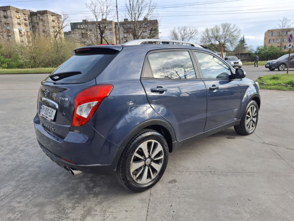 Ssangyong Korando 2013 — photo 2