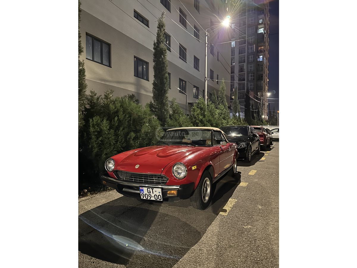 Fiat 124 Spider