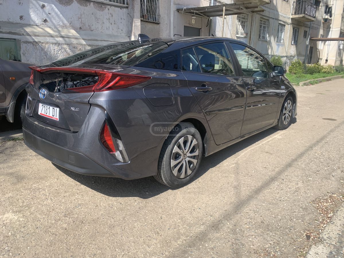 Toyota Prius Prime 2020 — photo 2