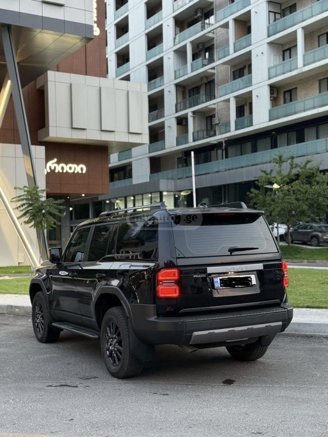 Toyota Land Cruiser Prado 2024 — photo 2