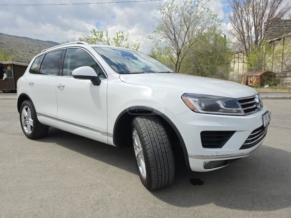 Volkswagen Touareg 2016 — photo 2
