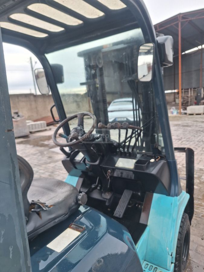 Toyota Forklift 2002 — photo 2