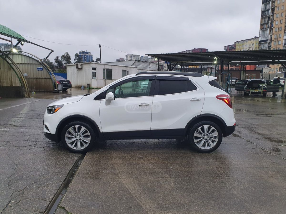 Buick Encore 2017 — photo 2