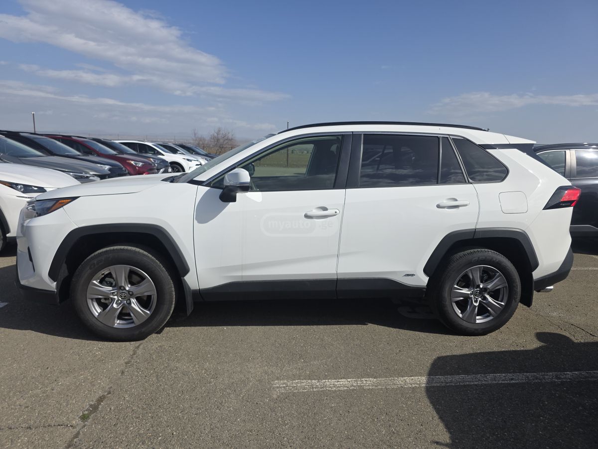 Toyota RAV 4 2024 — photo 2