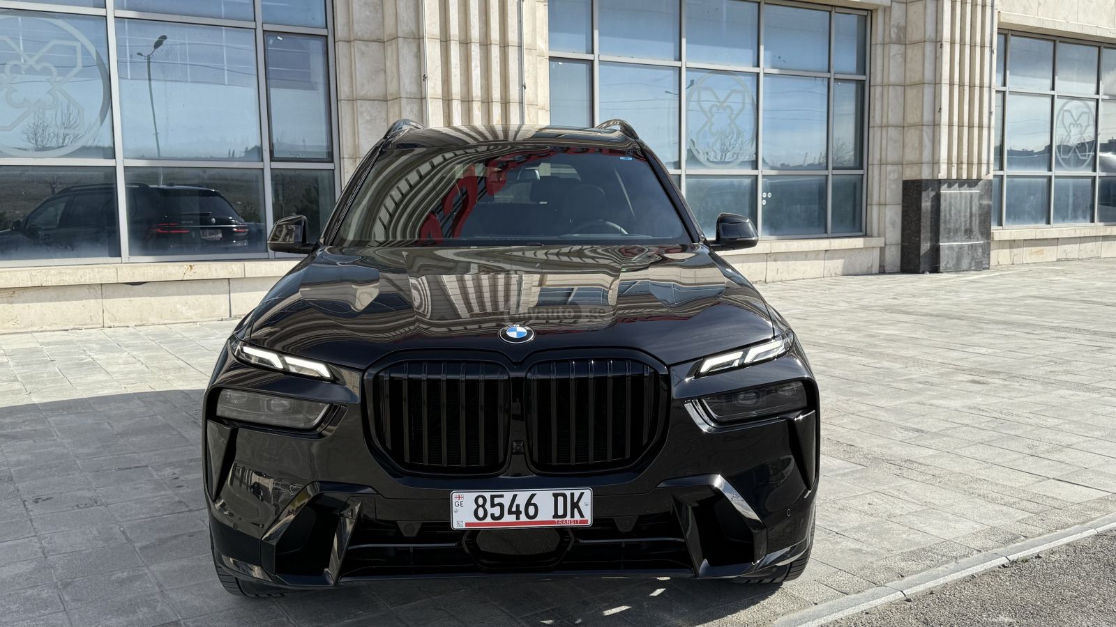 BMW X7 2023 — photo 2