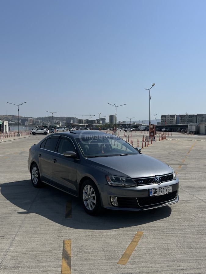 Volkswagen Jetta 2014 — photo 2