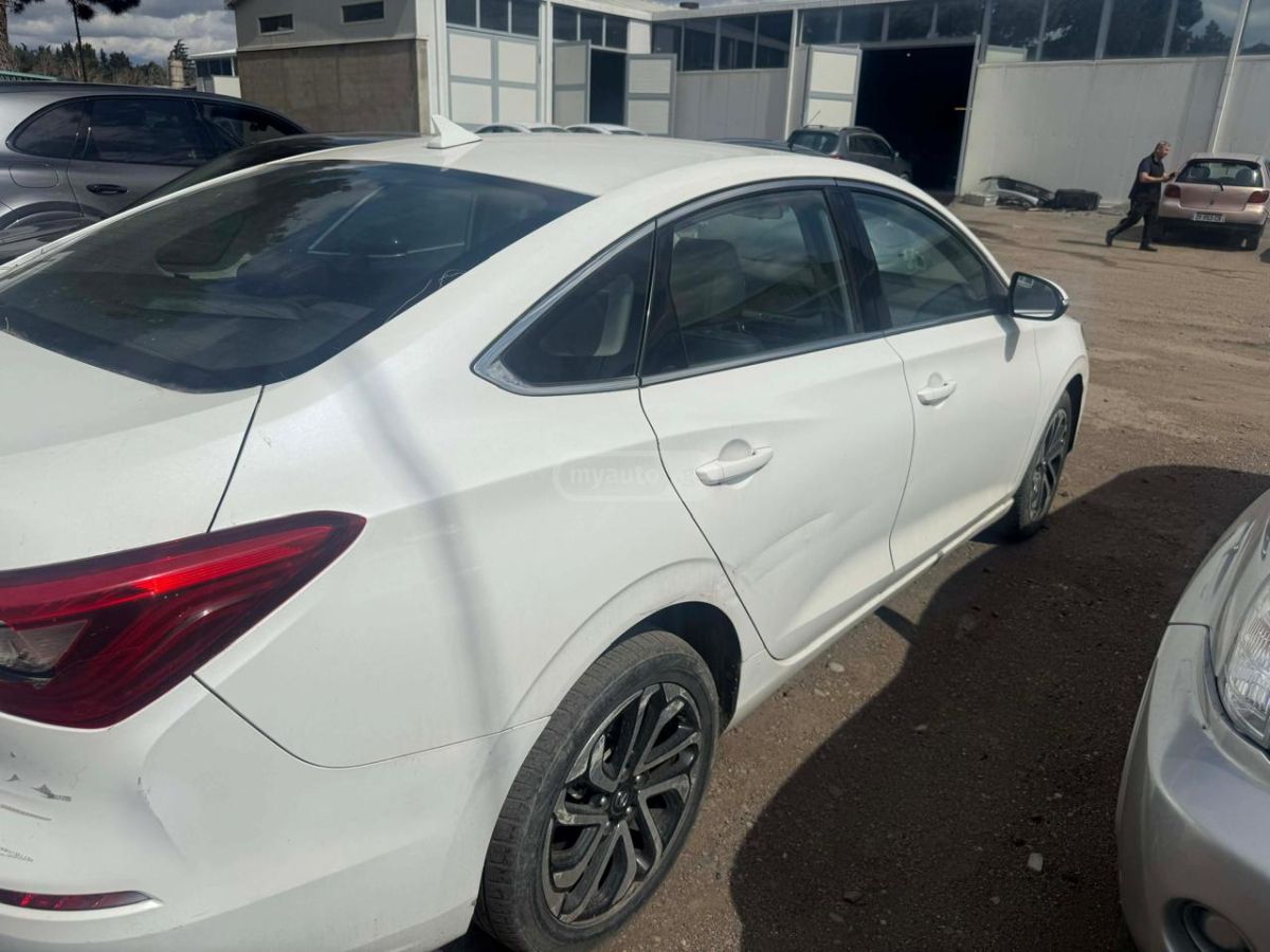 Changan EADO 2019 — photo 2