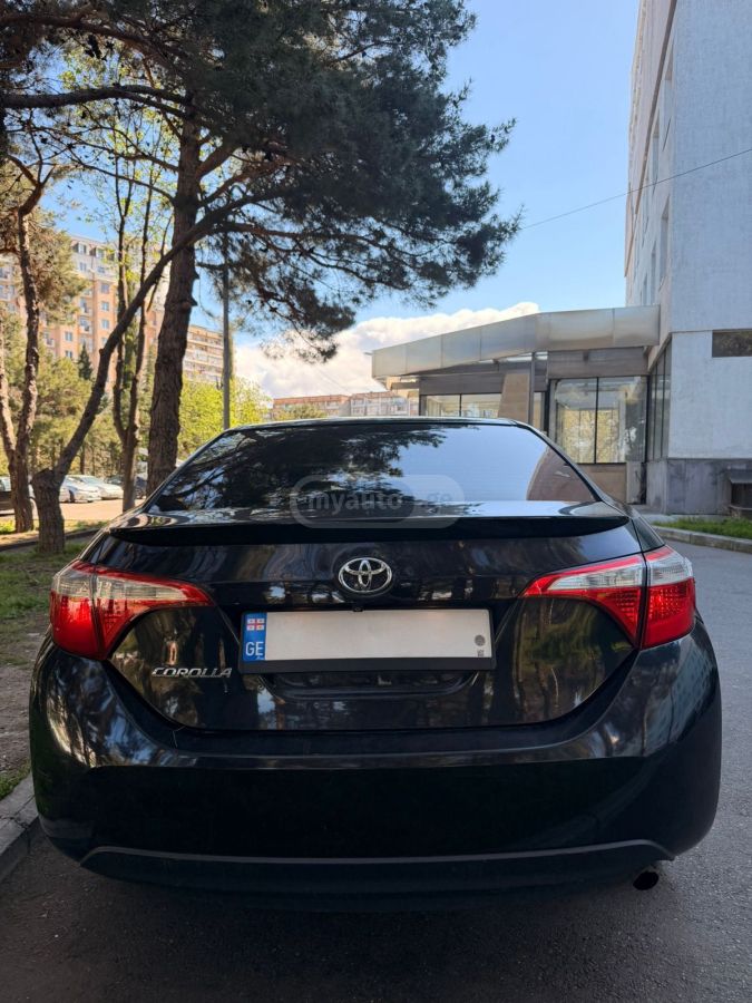 Toyota Corolla 2015 — photo 2