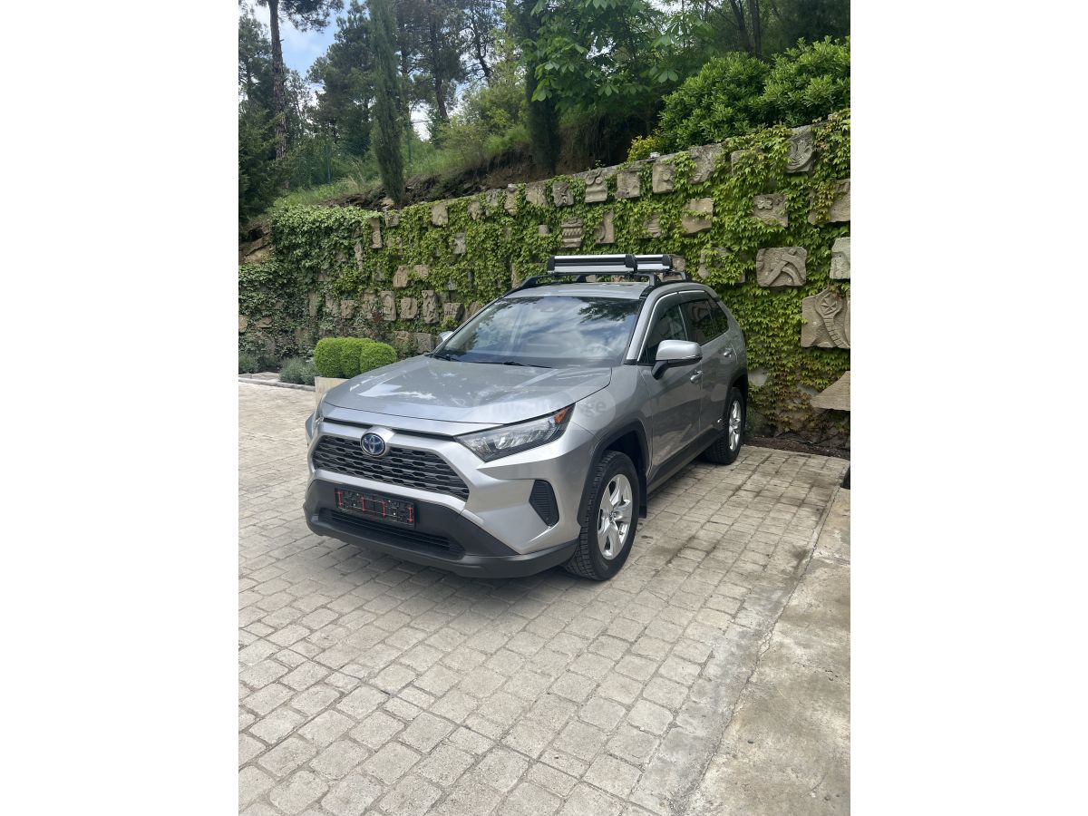 Toyota RAV4 2019 — photo 2