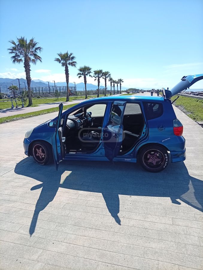 Honda Fit 2005 — photo 2