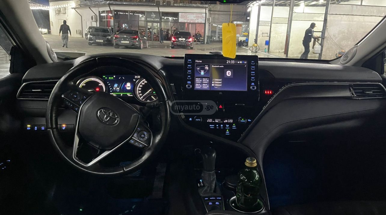 Toyota Camry 2023 — photo 2
