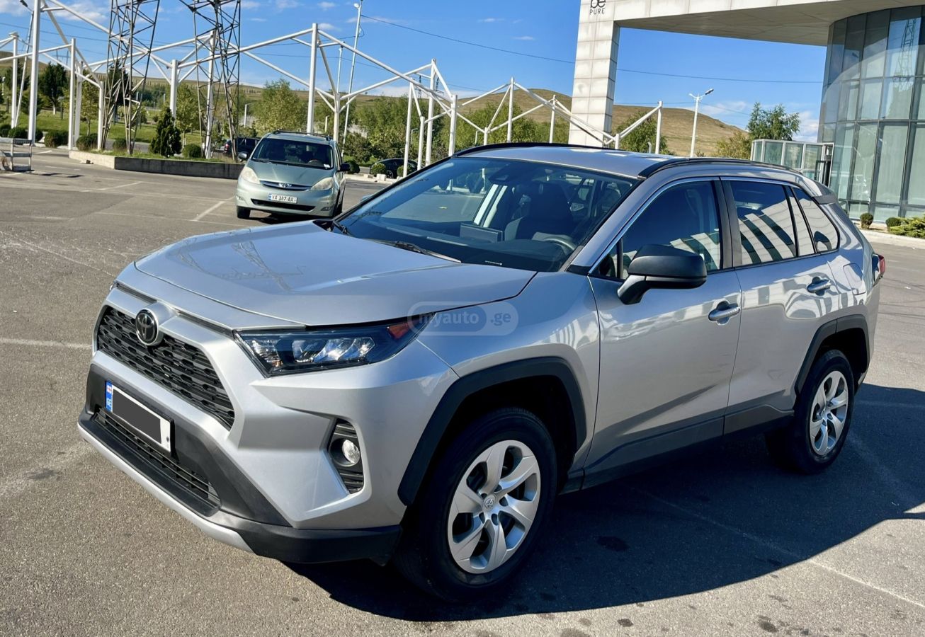 Toyota RAV 4 2021 — photo 2
