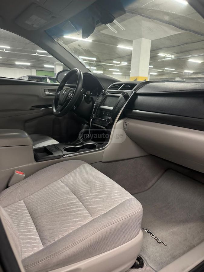 Toyota Camry 2016 — photo 2