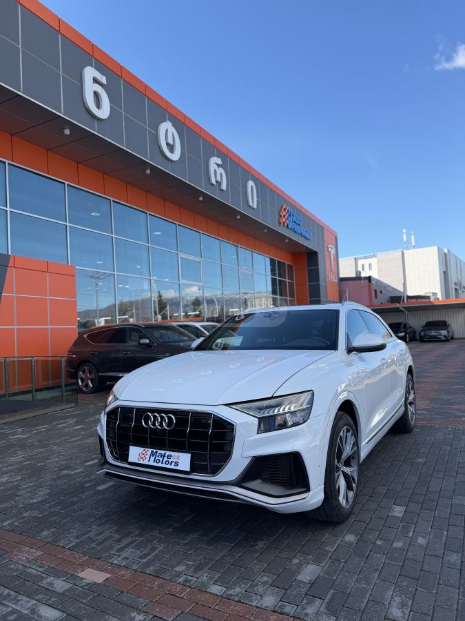 Audi Q8