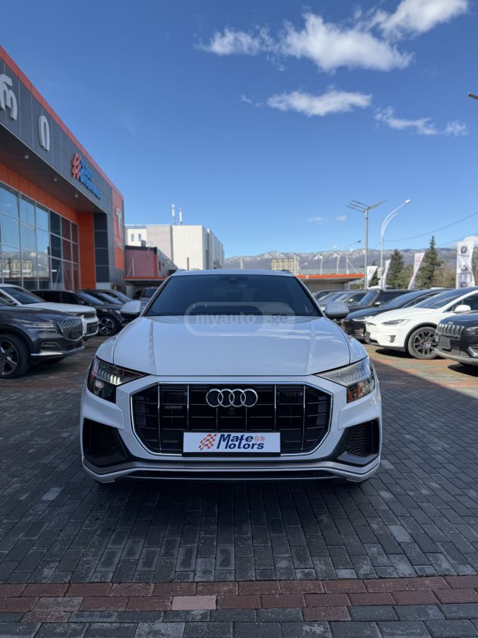 Audi Q8 2020 — photo 2