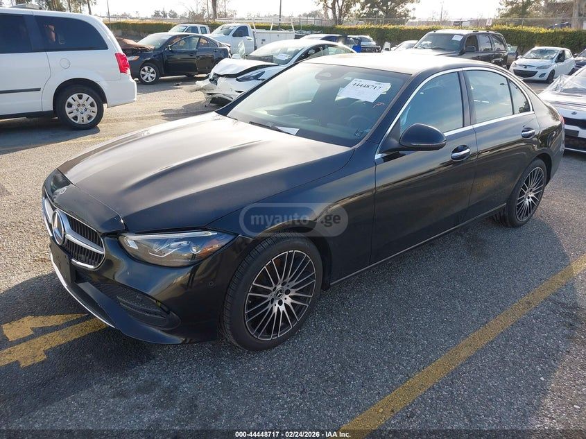 Mercedes-Benz C 300 2024 — photo 2