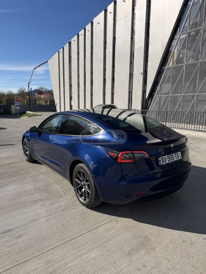 Tesla Model 3 2023 — photo 2