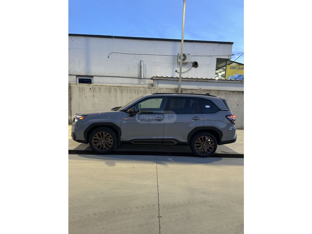 Subaru Forester 2024 — photo 2