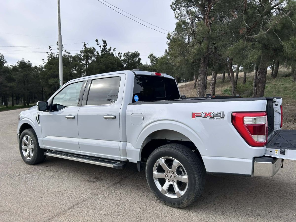 Ford F-150 2022 — photo 2