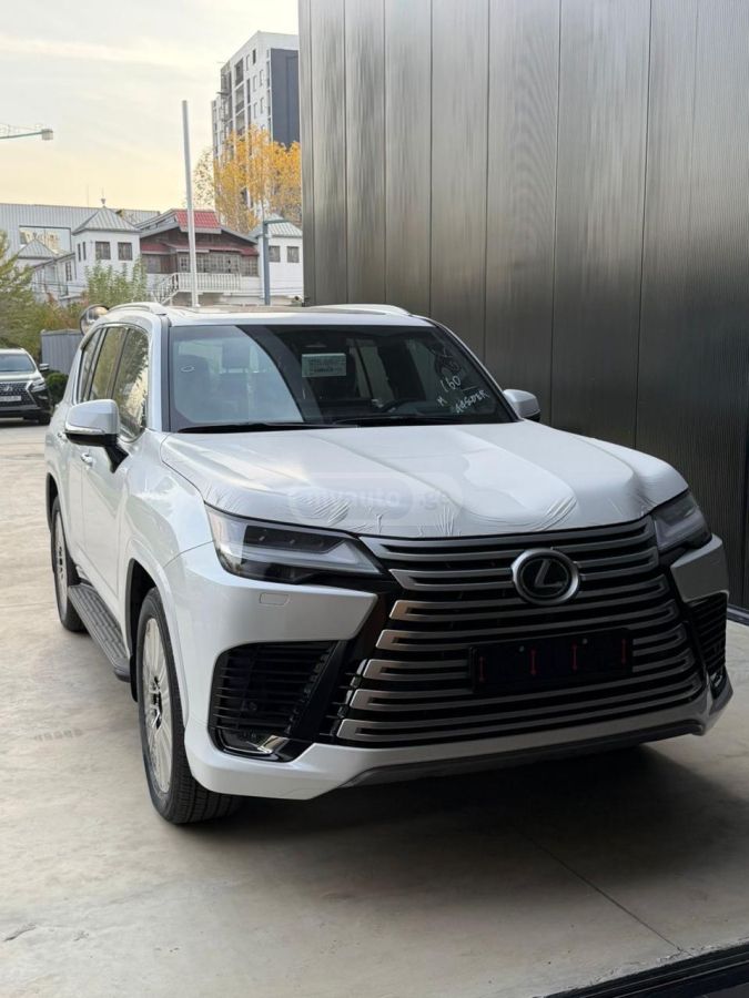 Lexus LX 500