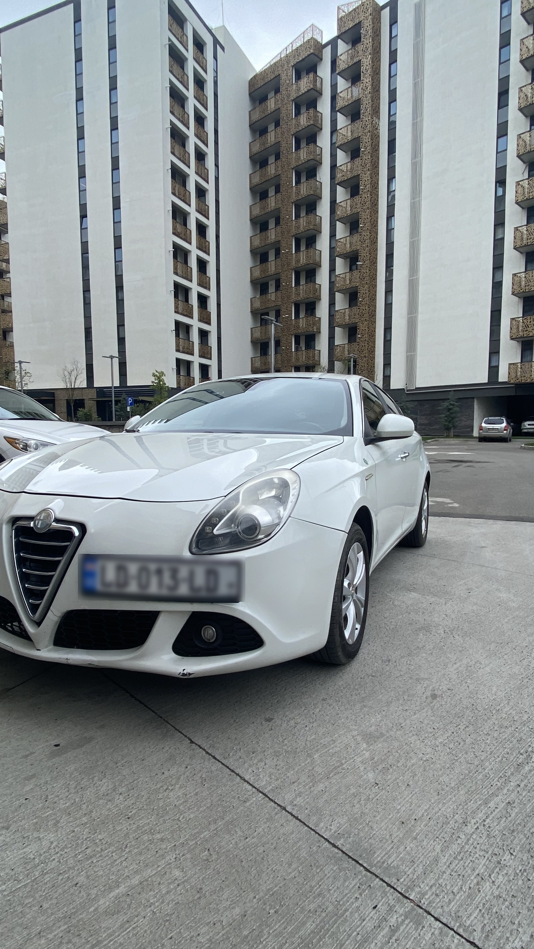 Alfa Romeo Giulietta 2011 — photo 2